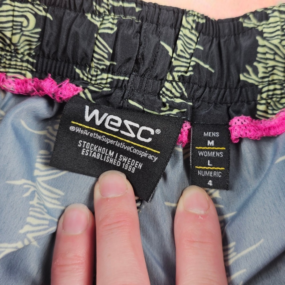 WESC Black‎ Barbed Wire Print Swim Workout Shorts Pink Drawstring - Picture 5 of 6